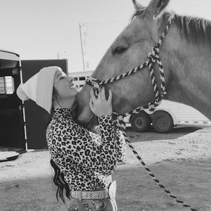 Meet your Posher, Logan